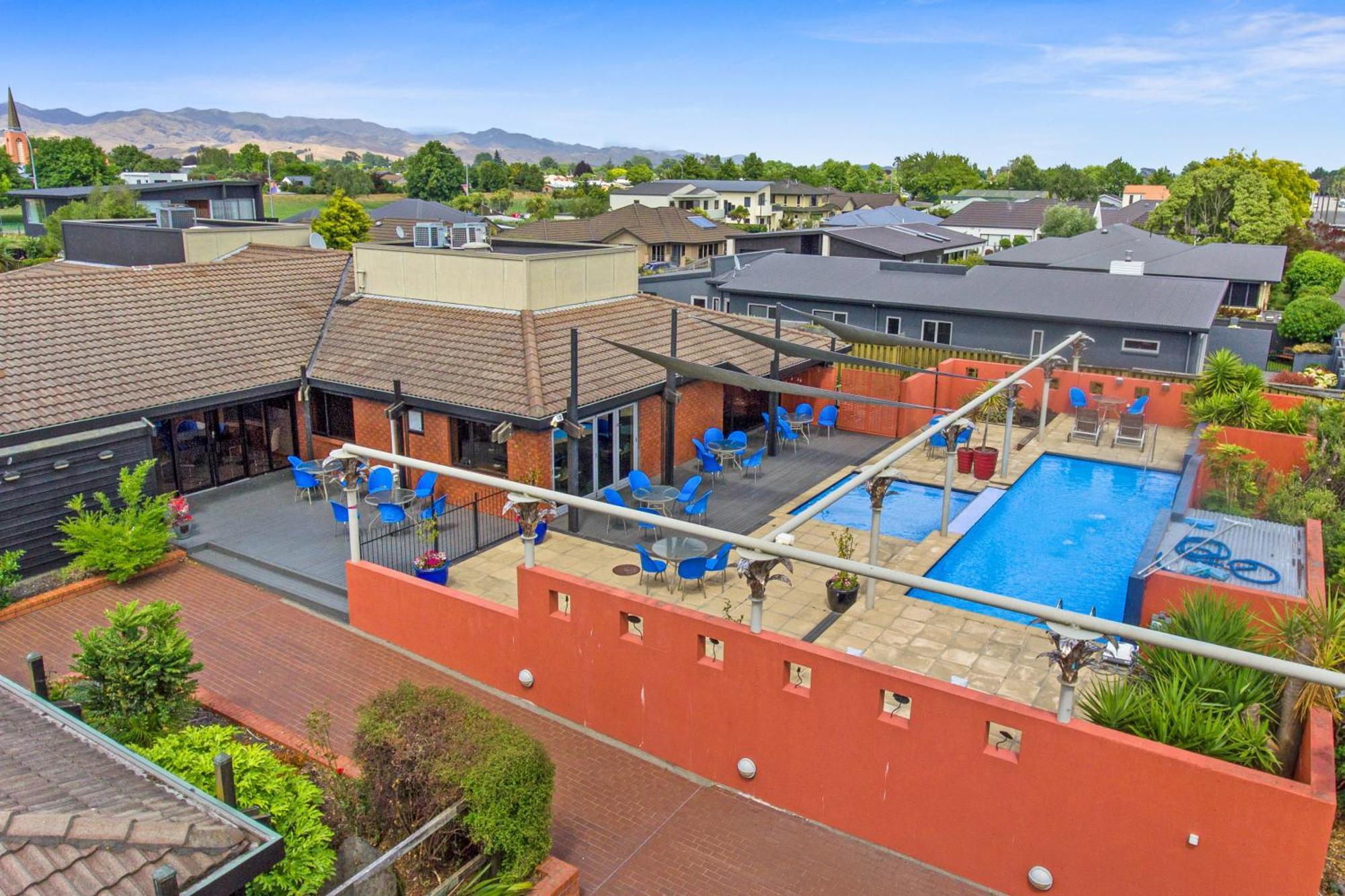 Riverside Marlborough Hotel